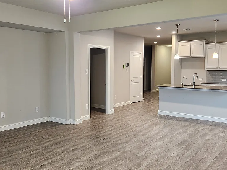 Tons of cabinet and counter space, Large picture windows let in natural light. Laundry room separate