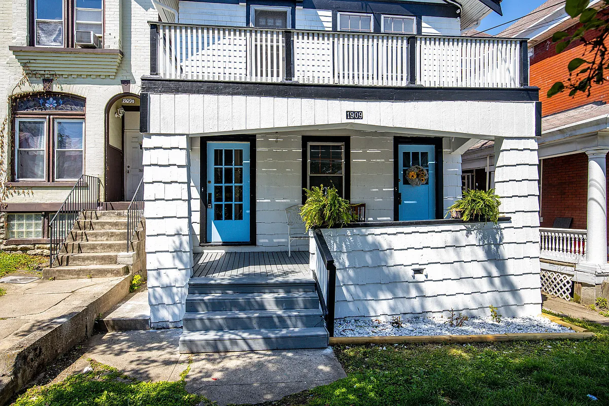 Front of House - 1909 Greenup St #2