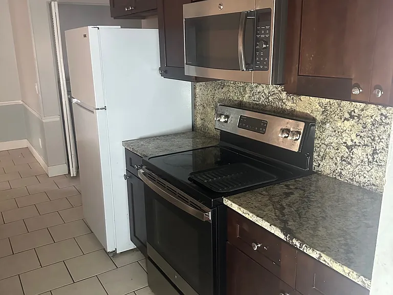 1016 Red Oak Cir — Photo 5