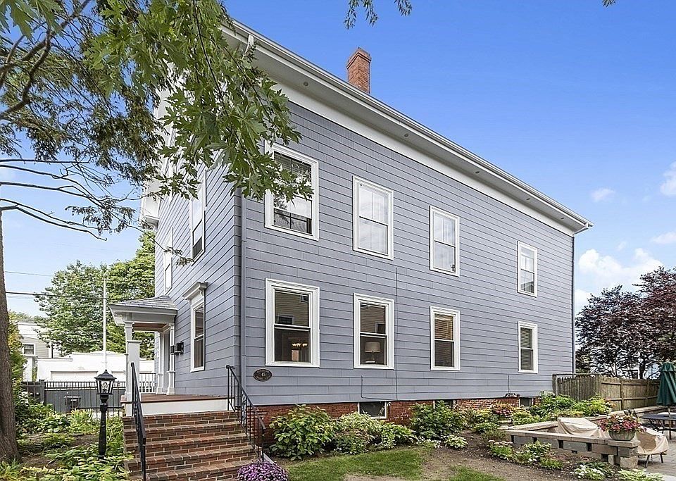 1st image of 45 Washington Sq N #1