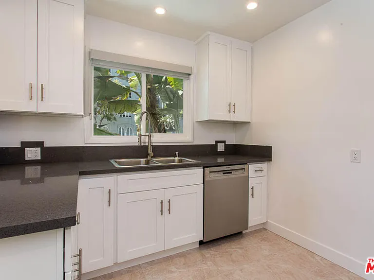 1204 N Crescent Heights Blvd #1 — Photo 11