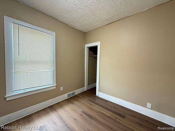 3rd image of 10028 Petoskey Ave