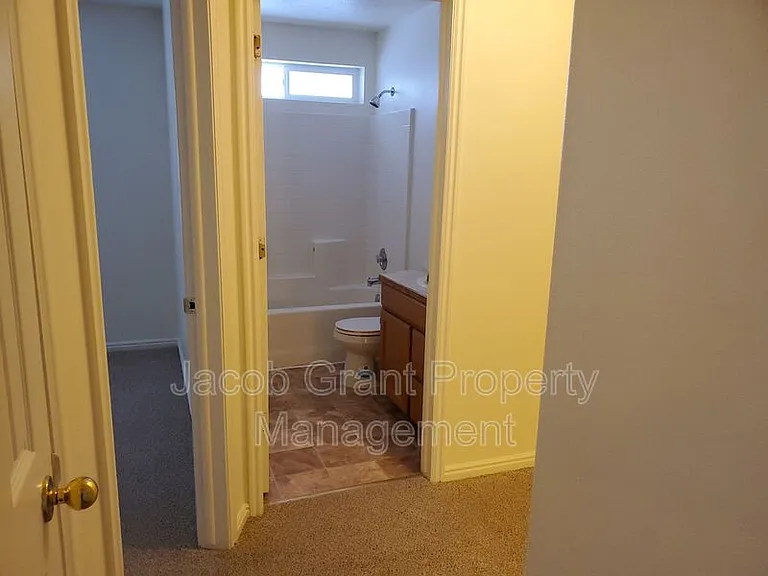 4946 Cole St #1 — Photo 11
