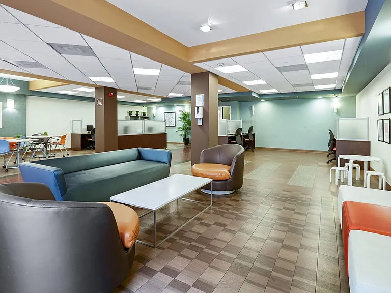 6940 Sepulveda — Photo 18