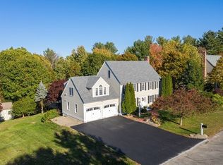 11 Hillview Dr, Groveland, MA 01834