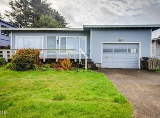 70 NW Salmon St, Yachats, OR 97498