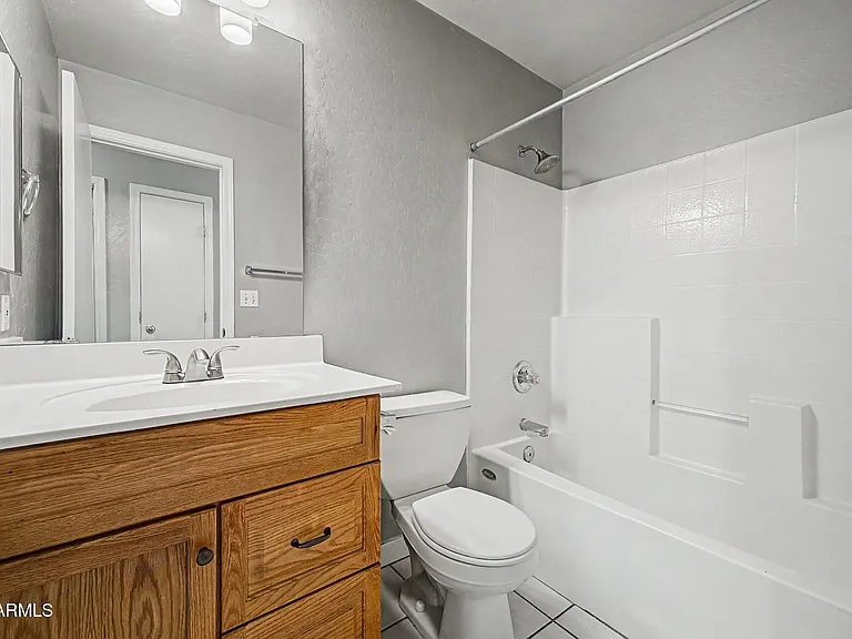 905 E Potter Dr — Photo 12