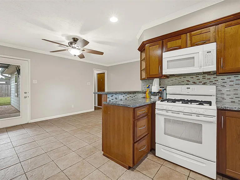 9927 Southport Dr — Photo 11
