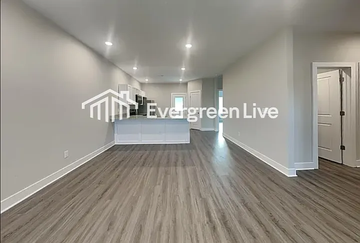 5247 N Cypress St — Photo 4