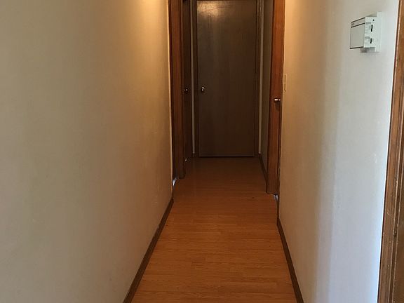 Hallway to bedrooms