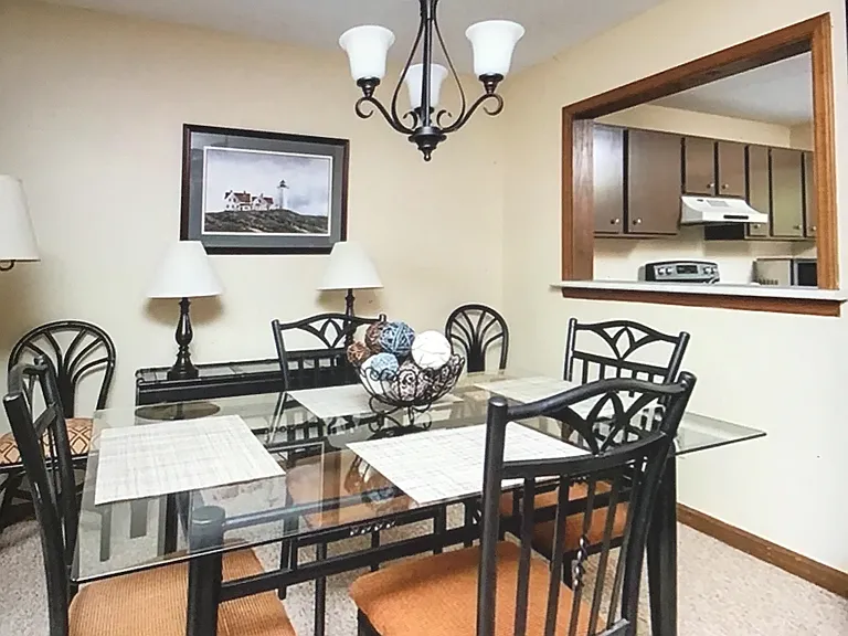 104 Harbor Lights Dr — Photo 3