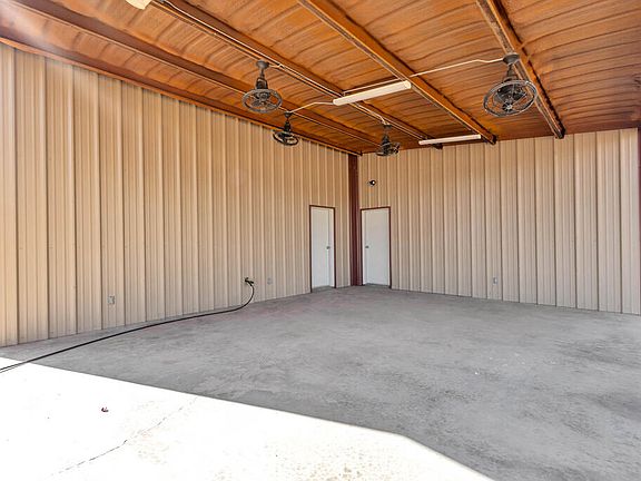 3rd image of 617 Claymoor Dr