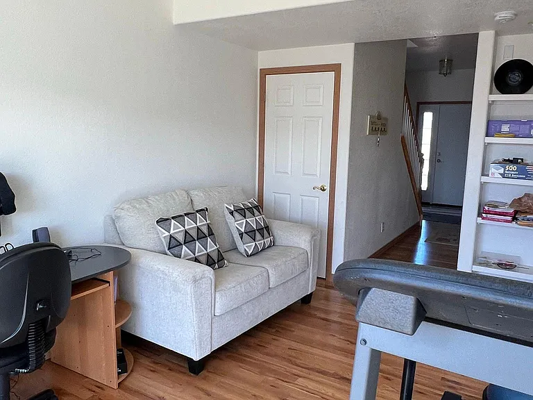 1730 Rockview Cir — Photo 14