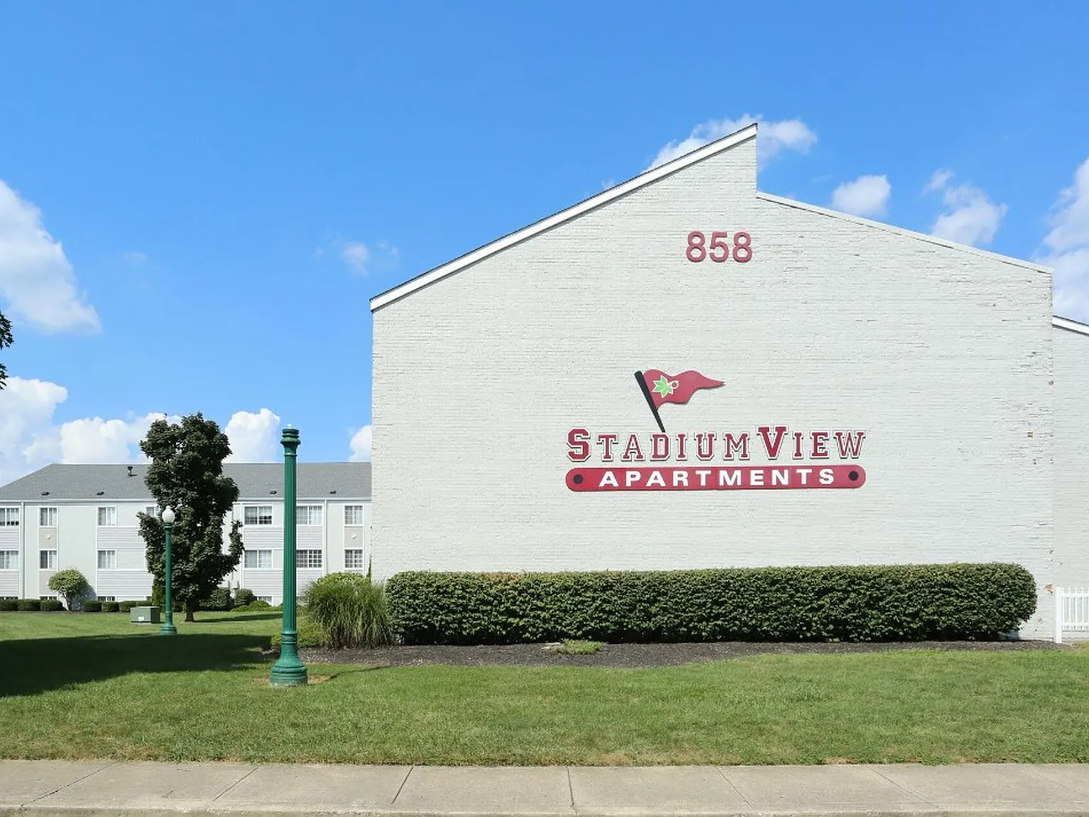 Stadium View Apartments — Photo 1