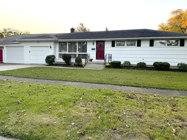 691 Treichler St, North Tonawanda, NY 14120