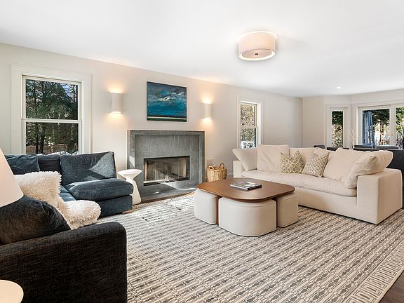 4th image of 19 Dawnwood Ln