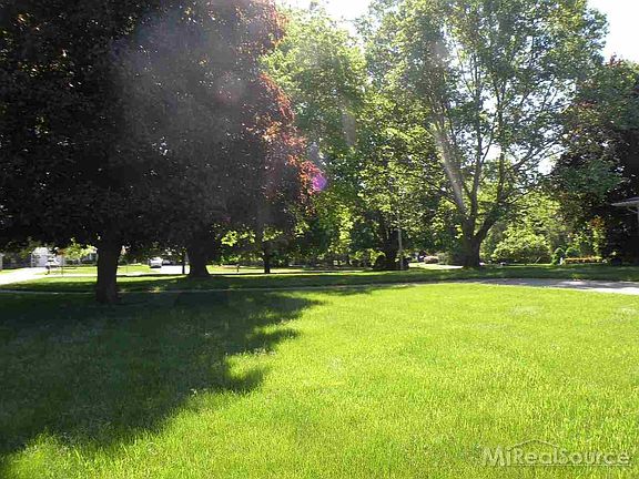 2nd image of 5760 Woodmire Dr