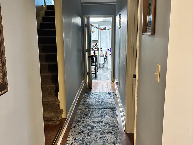 539 S Cox St #2 — Photo 3