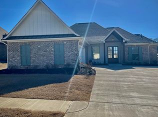 201 Ashbury Cv, Canton, MS 39046