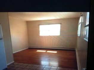 329 Glynn St, North Babylon, NY 11703