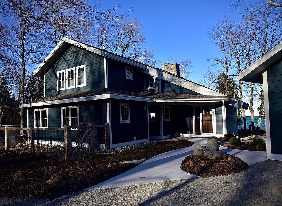 2nd image of 4242 Glidden Dr