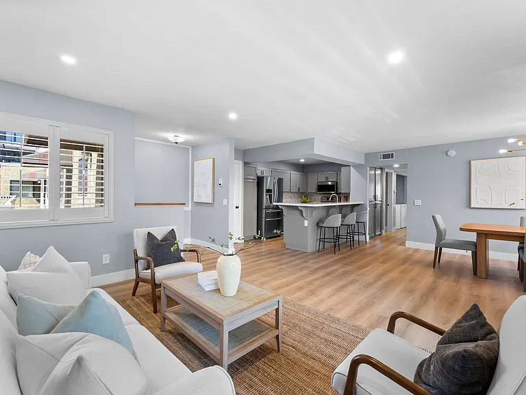 3930 Centre St #307 — Photo 4