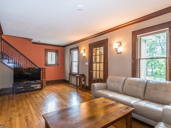 5th image of 177 Brighton Ave