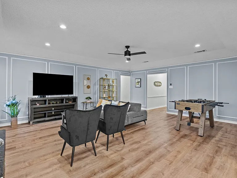 7628 Hunt Dr — Photo 4
