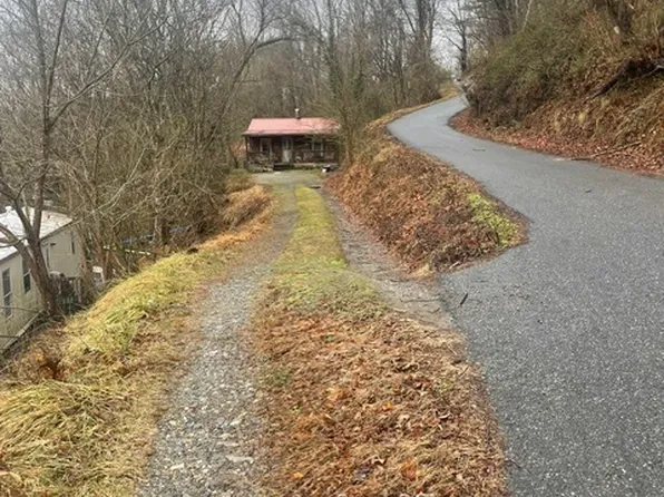 140 Rector Corner Cir, Marshall, NC 28753