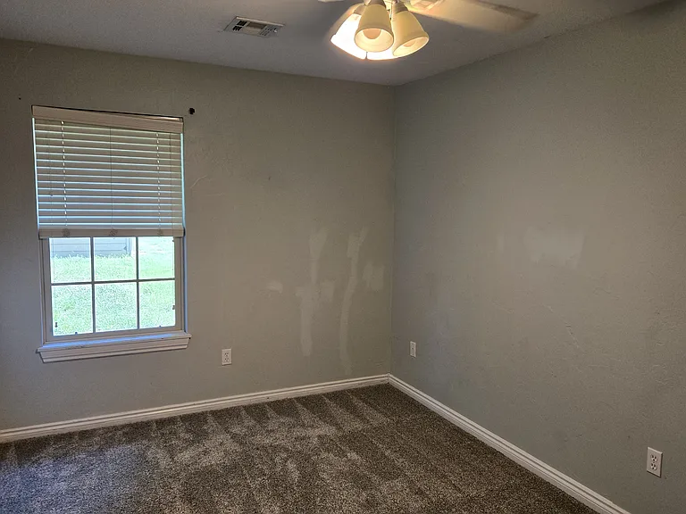 425 Chisholm Crk — Photo 16