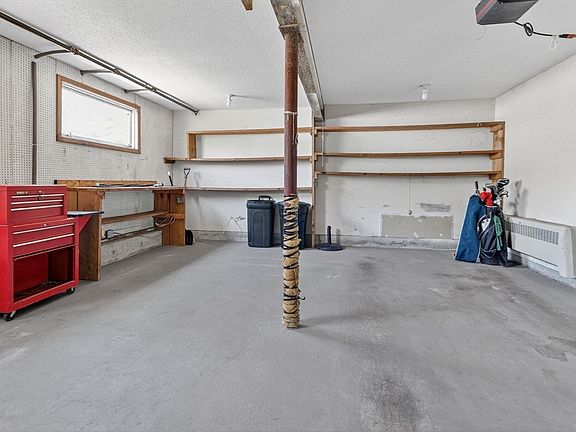 3rd image of 140 Buckwood Dr