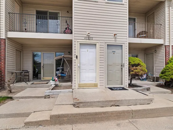 43220 Fountain Dr, Sterling Heights, MI 48313