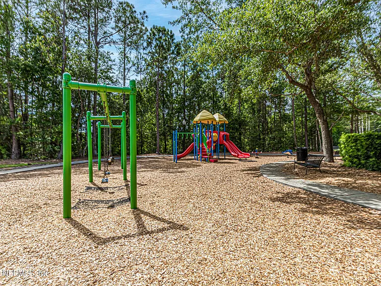 1630 Vineland Cir #B — Photo 43