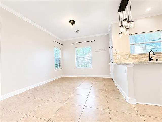 2735 Village Ct — Photo 10
