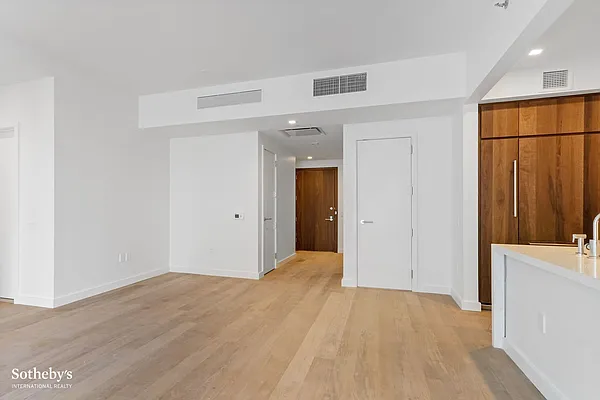 Rented by Sotheby's International Realty | media 31