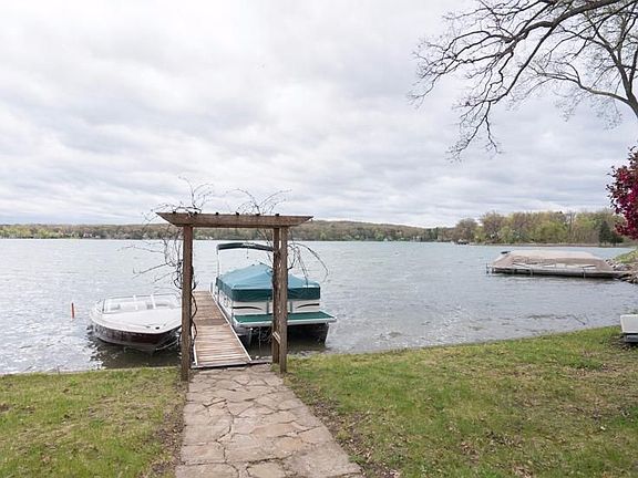 3rd image of 113 Kochs Bay