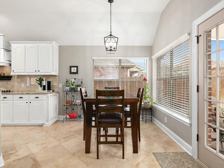 104 Olympic Dr — Photo 14