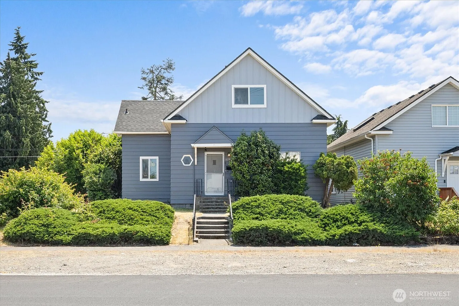 824 E Harrison photo 1