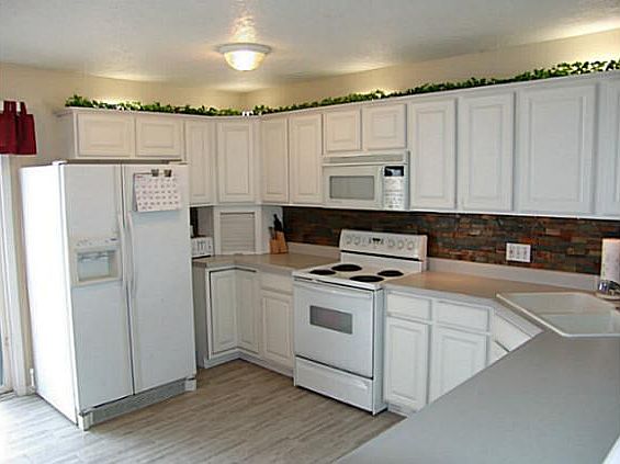 1st image of 806 Green Breeze Cir