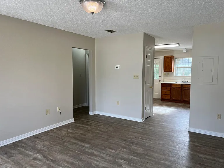 13270 Wisconsin St — Photo 9