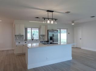 905 Sunset Rd, Boynton Beach, FL 33435