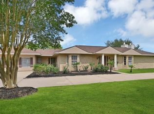 9421 W Sterling Dr, Pearland, TX 77584