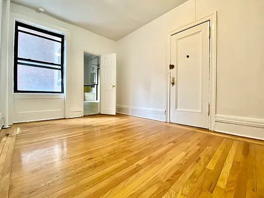 Rented by Bohemia Realty Group | media 30