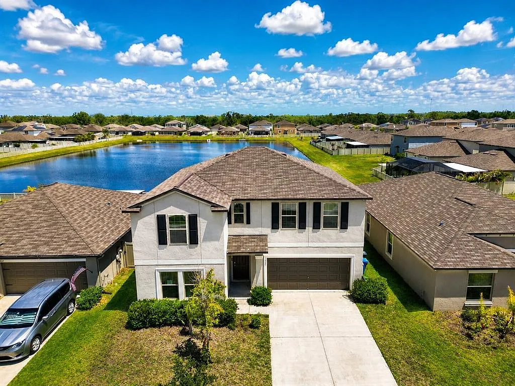 6 bed, 3.0 bath, 3362 sqft, $3,150 — Photo 2