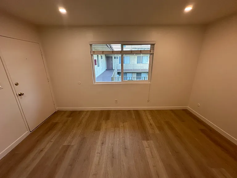 The Reef Apartments — Photo 7