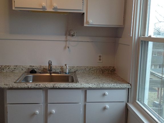 4th image of 29 Tampa Ave #2
