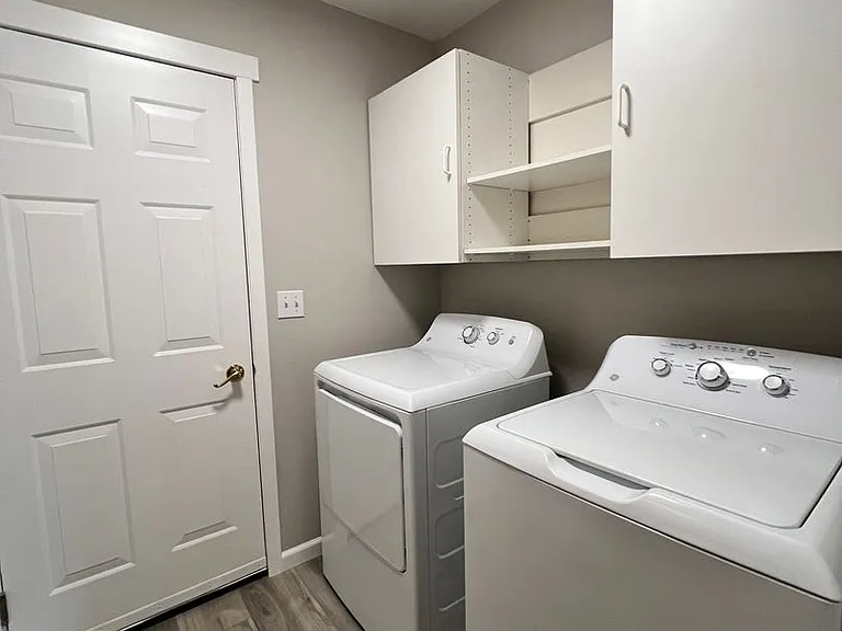 1351 Yost Cir NE — Photo 22