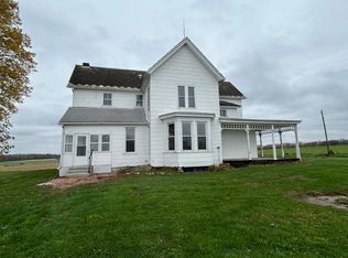 3868 Cole Hollow Rd, Pekin, IL 61554