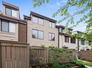 9902 Brookridge Ct, Gaithersburg, MD