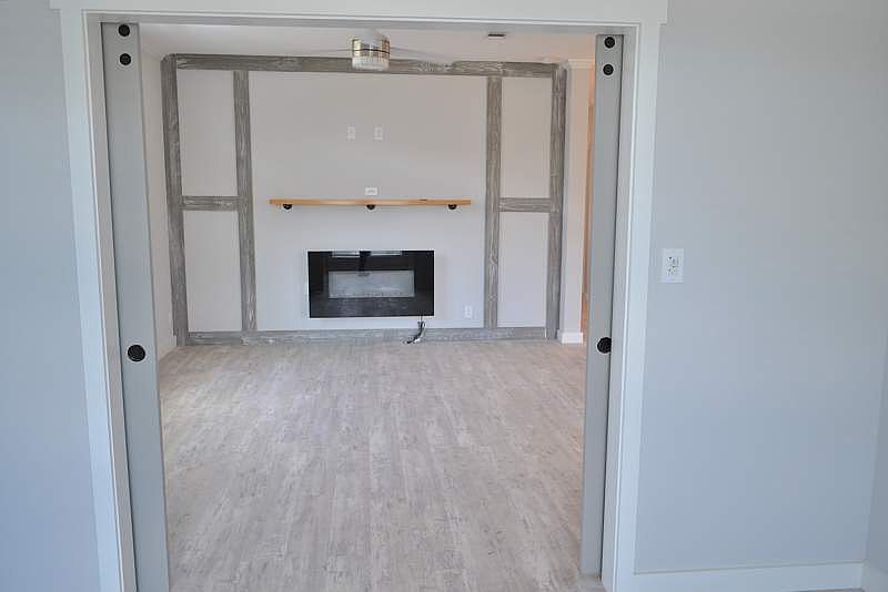 1st image of 928 Olive Dr